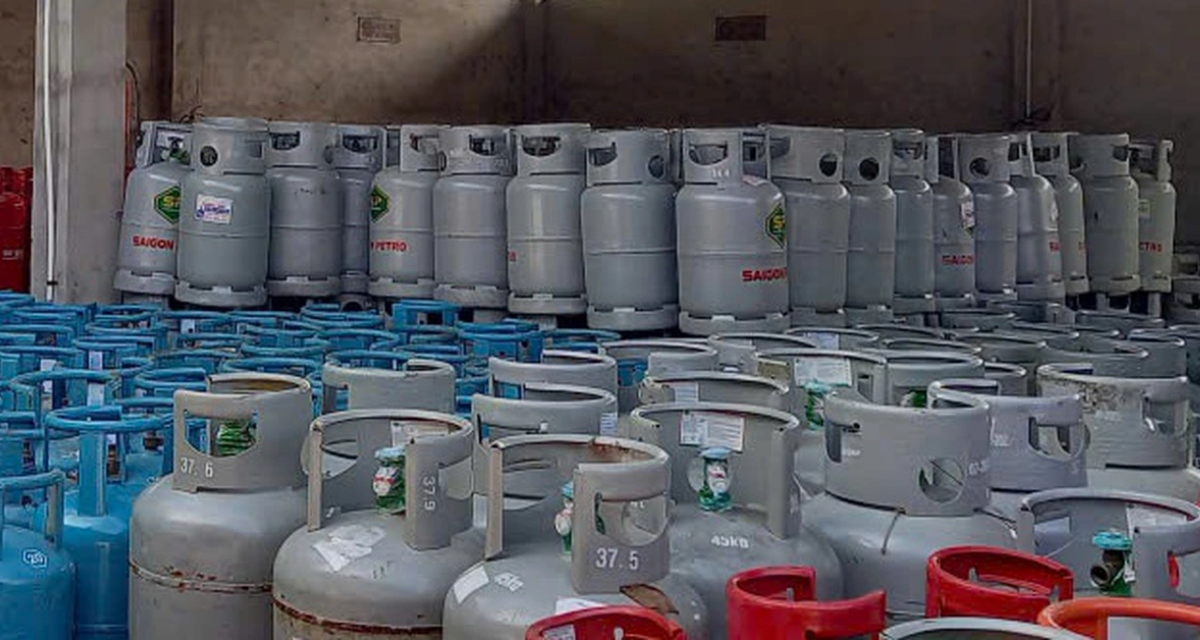 Gi&aacute; gas h&ocirc;m nay lập đỉnh mới: Loạt h&atilde;ng đồng loạt tăng gần 100.000 đồng/b&igrave;nh 12kg