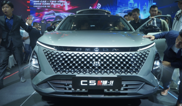 Điểm tin &ocirc; t&ocirc; 1/4: Xe điện gi&aacute; rẻ 206 triệu đồng &lsquo;tr&igrave;nh l&agrave;ng&rsquo;, đ&aacute;nh gi&aacute; chi tiết Omoda C5 hybrid