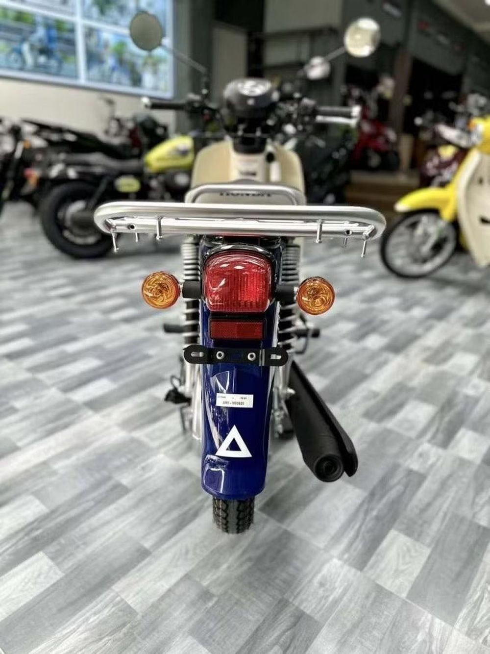 &lsquo;Vua xe số&rsquo; 110cc mới của Honda ch&iacute;nh thức mở b&aacute;n ở Việt Nam, thiết kế 'lạ' hơn Wave Alpha v&agrave; Future ảnh 6