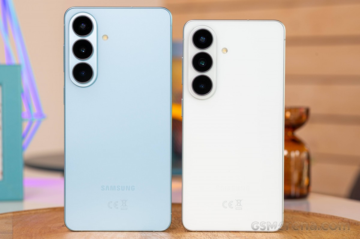 Bảng gi&aacute; Galaxy S26 ch&iacute;nh h&atilde;ng th&aacute;ng 4/2026: Galaxy S26 Ultra giảm kỷ lục &lsquo;đại chiến&rsquo; iPhone 17 Pro 