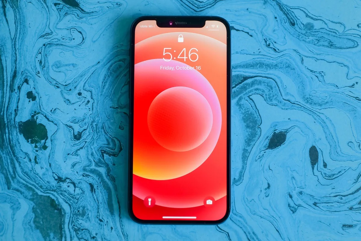 Vua m&agrave;n OLED iPhone 12 rẻ như cho đầu th&aacute;ng 4 camera k&eacute;p vẫn sắt ra miếng, ăn đứt iPhone 17e dễ d&agrave;ng