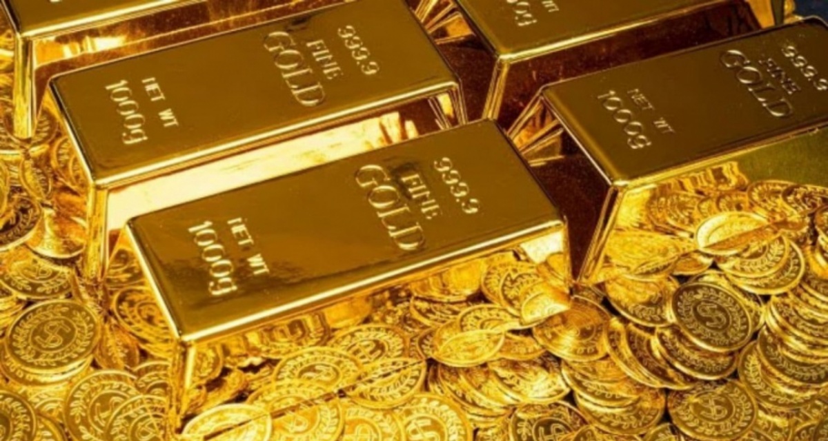 Gi&aacute; v&agrave;ng phục hồi tr&ecirc;n mốc 4.700 USD, chuy&ecirc;n gia cảnh b&aacute;o kịch bản giảm s&acirc;u, hướng về v&ugrave;ng 3.800 USD