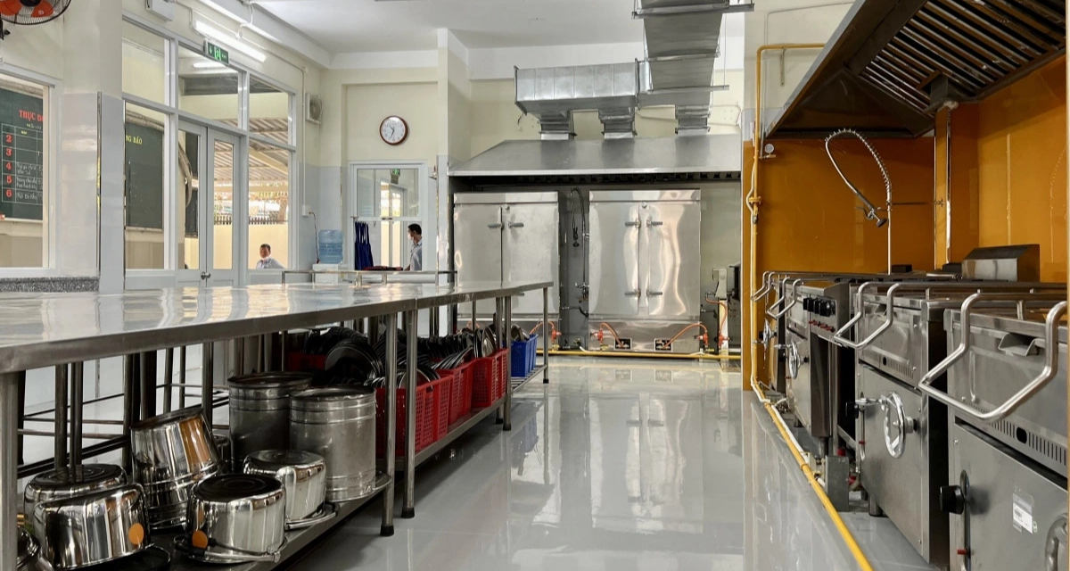 Sau vụ 300 tấn thịt lợn bệnh, Bộ Y tế kiểm tra đột xuất bếp ăn tập thể tại H&agrave; Nội v&agrave; Ninh B&igrave;nh