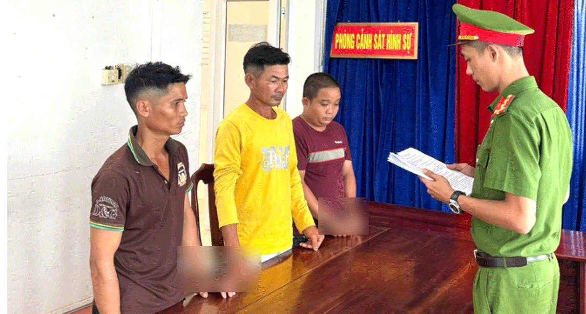 3 người đ&agrave;n &ocirc;ng đ&aacute;nh tới tấp 1 người n&uacute;n sọ v&igrave; con tr&acirc;u: T&igrave;nh h&igrave;nh nạn nh&acirc;n? Nguồn cơn?