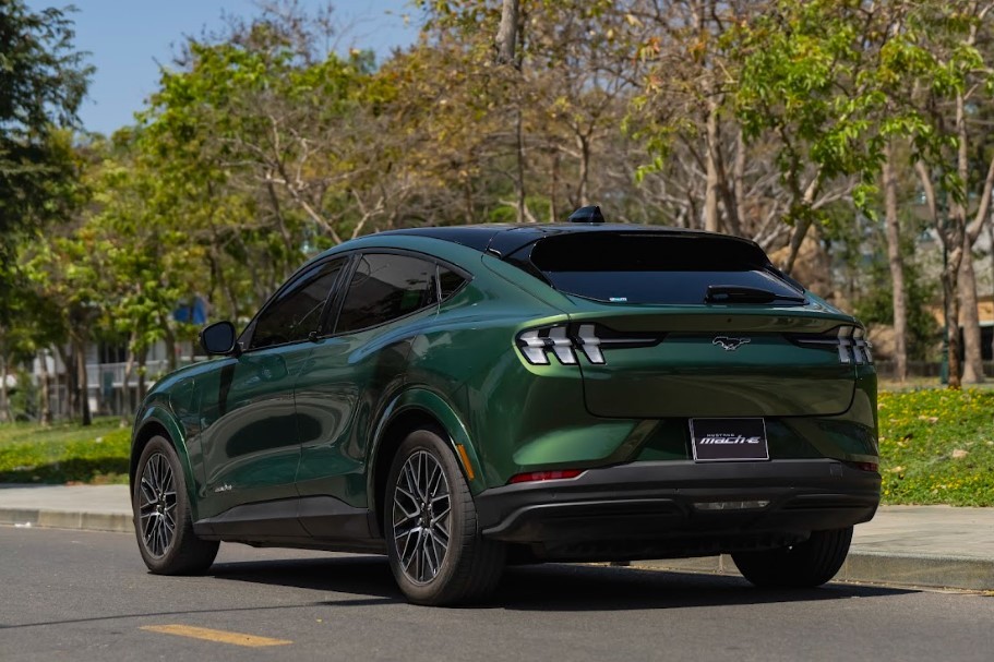 Ford Việt Nam n&acirc;ng cấp trải nghiệm kh&aacute;ch h&agrave;ng xe điện, đưa Mustang Mach-E đến gần kh&aacute;ch h&agrave;ng Việt ảnh 5