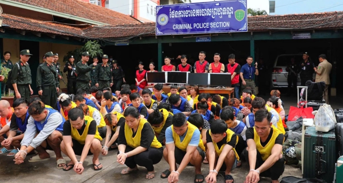 Campuchia quyết &lsquo;x&oacute;a sổ&rsquo; nạn lừa đảo trực tuyến, tr&ugrave;m đường d&acirc;y đối mặt t&ugrave; chung th&acirc;n