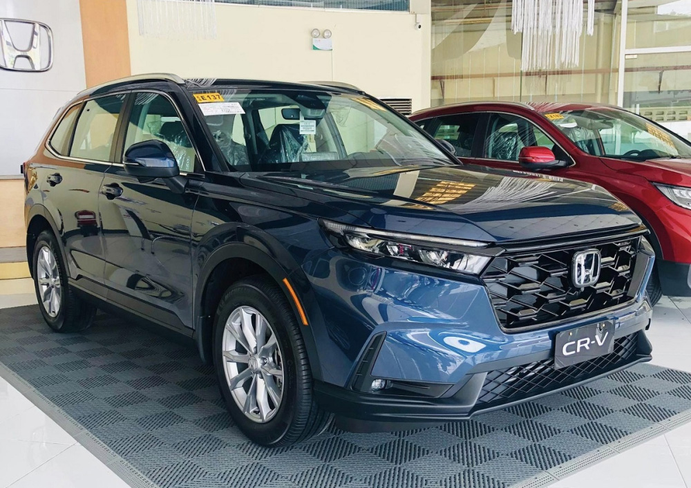 Tin xe hot 3/4: Gi&aacute; lăn b&aacute;nh Honda CR-V đầu th&aacute;ng 4/2026 giảm sốc 80 triệu đồng, hạ gục Mazda CX-5
