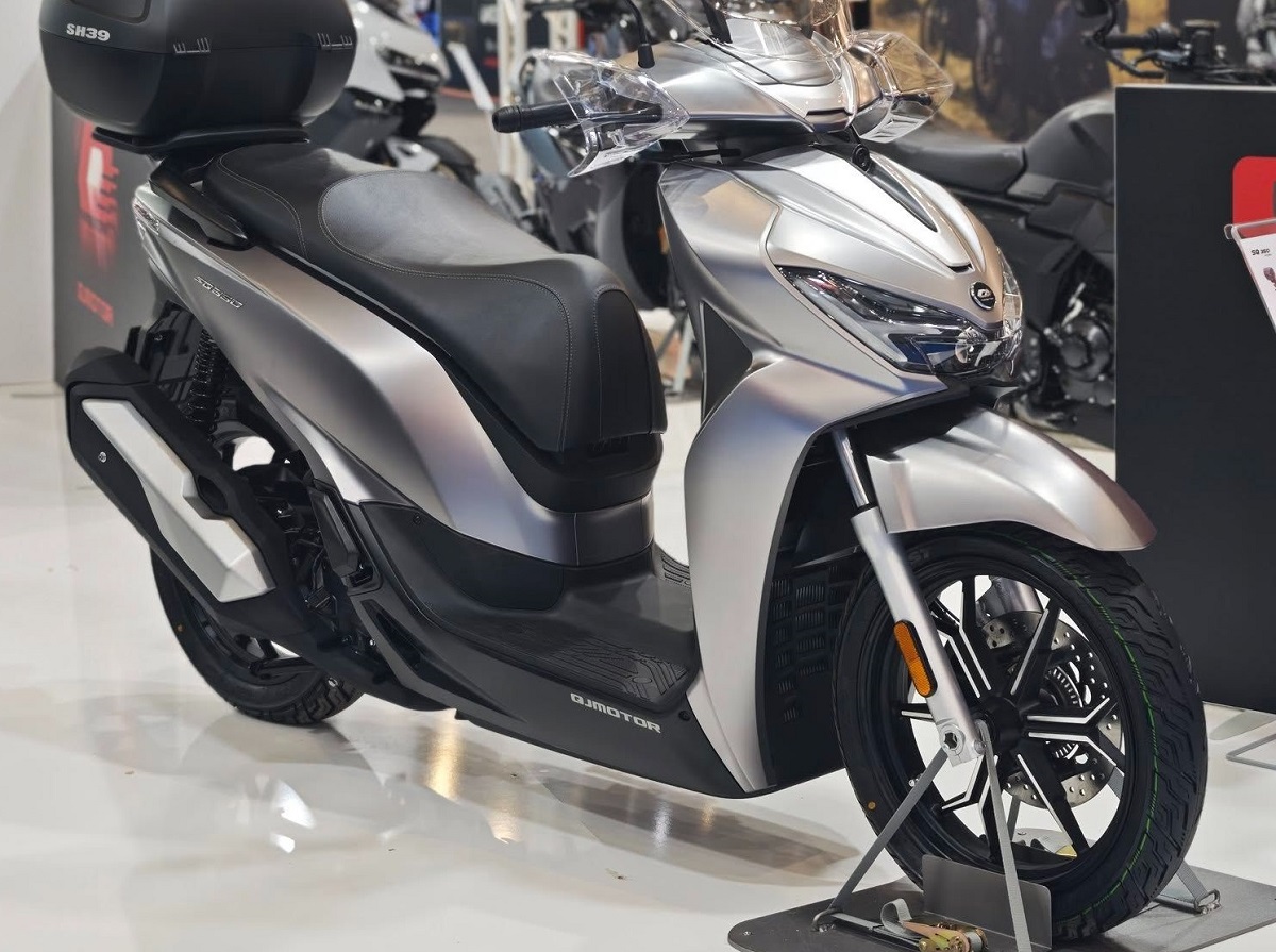 &lsquo;Kẻ x&eacute; v&eacute;&rsquo; Honda SH ch&iacute;nh thức ra mắt gi&aacute; 113 triệu đồng: Thiết kế đỉnh hơn SH 350i, rẻ như SH 160i