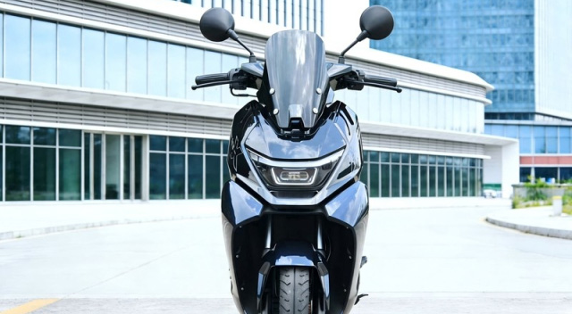 Ch&iacute;nh thức ra mắt &lsquo;vua xe ga&rsquo; 150cc mới c&oacute; ABS v&agrave; TCS như Honda SH, gi&aacute; 26 triệu đồng rẻ hơn Vision