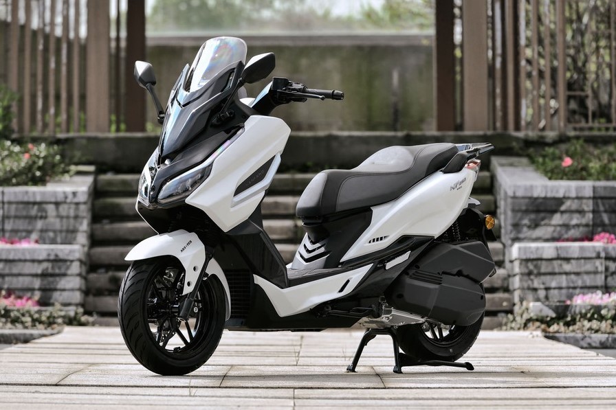 Ch&iacute;nh thức ra mắt &lsquo;vua xe ga&rsquo; 244cc mới 'chất' hơn cả Honda SH, gi&aacute; 55 triệu đồng rẻ ngang Air Blade ảnh 3