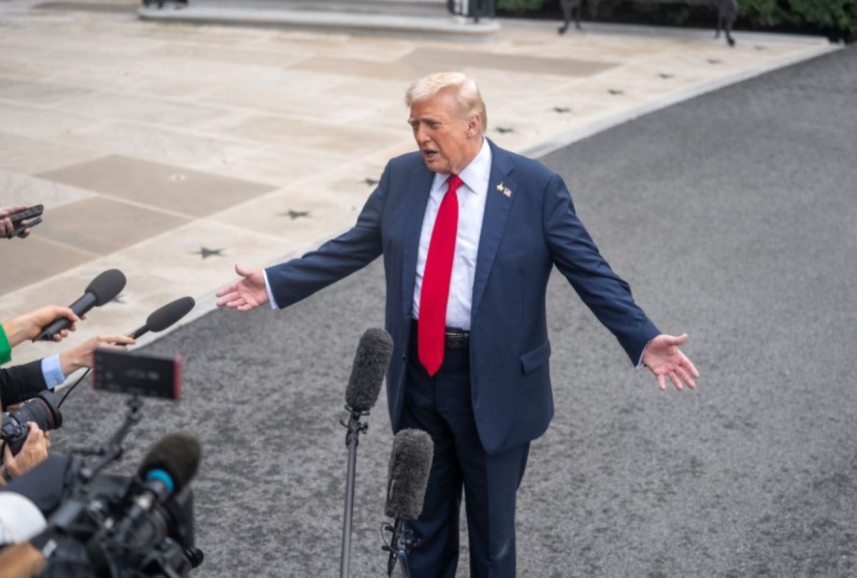 Mỹ thừa nhận chuyển lượng vũ kh&iacute; \'khổng lồ\' cho người biểu t&igrave;nh Iran, tiết lộ vai tr&ograve; của người Kurd