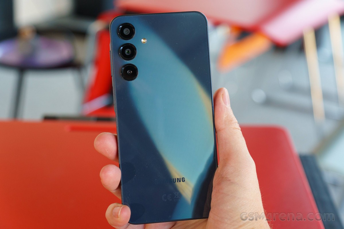 Đ&acirc;y l&agrave; chiếc điện thoại 5G Samsung gi&aacute; dưới 5 triệu đ&aacute;ng mua nhất, d&ugrave;ng bền bỉ tới 6 năm, camera xịn như Galaxy S26