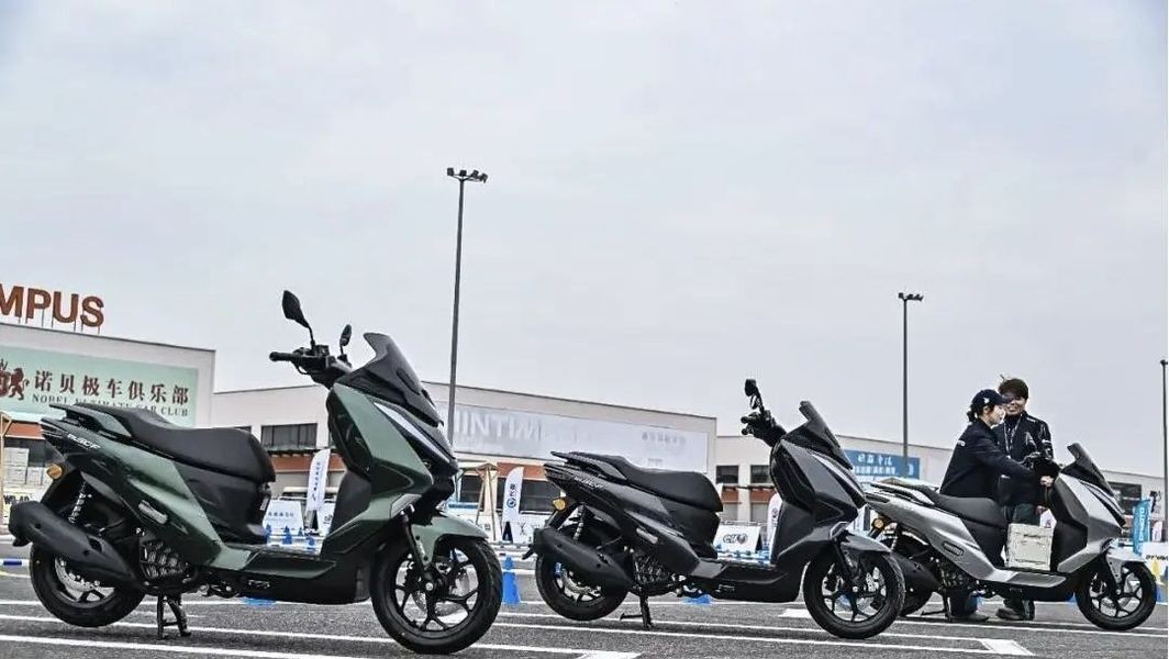 'Khắc tinh' của Honda Air Blade ch&iacute;nh thức ra mắt: C&oacute; ABS 2 k&ecirc;nh 'ăn đứt' SH Mode, gi&aacute; 49 triệu đồng ảnh 1