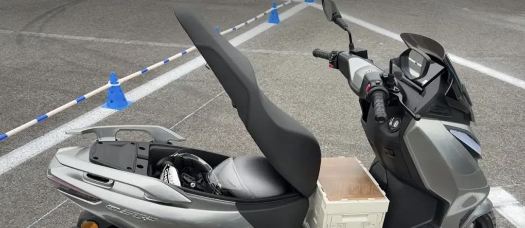 'Khắc tinh' của Honda Air Blade ch&iacute;nh thức ra mắt: C&oacute; ABS 2 k&ecirc;nh 'ăn đứt' SH Mode, gi&aacute; 49 triệu đồng ảnh 6