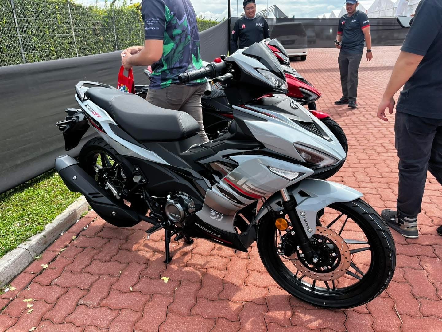 Tin xe 7/4: &lsquo;Vua c&ocirc;n tay&rsquo; 150cc mới gi&aacute; chỉ 47 triệu đồng đ&aacute;nh bại Honda Winner R v&agrave; Yamaha Exciter