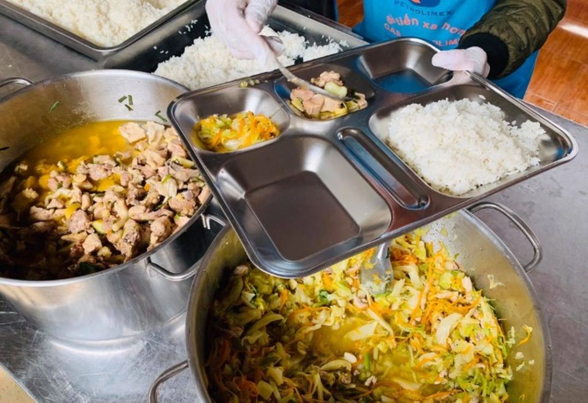 Vụ 300 tấn thịt lợn bệnh \'lọt\' bếp ăn trường học: 26 trường c&ocirc;ng lập li&ecirc;n quan, c&oacute; cả cơ sở mầm non!