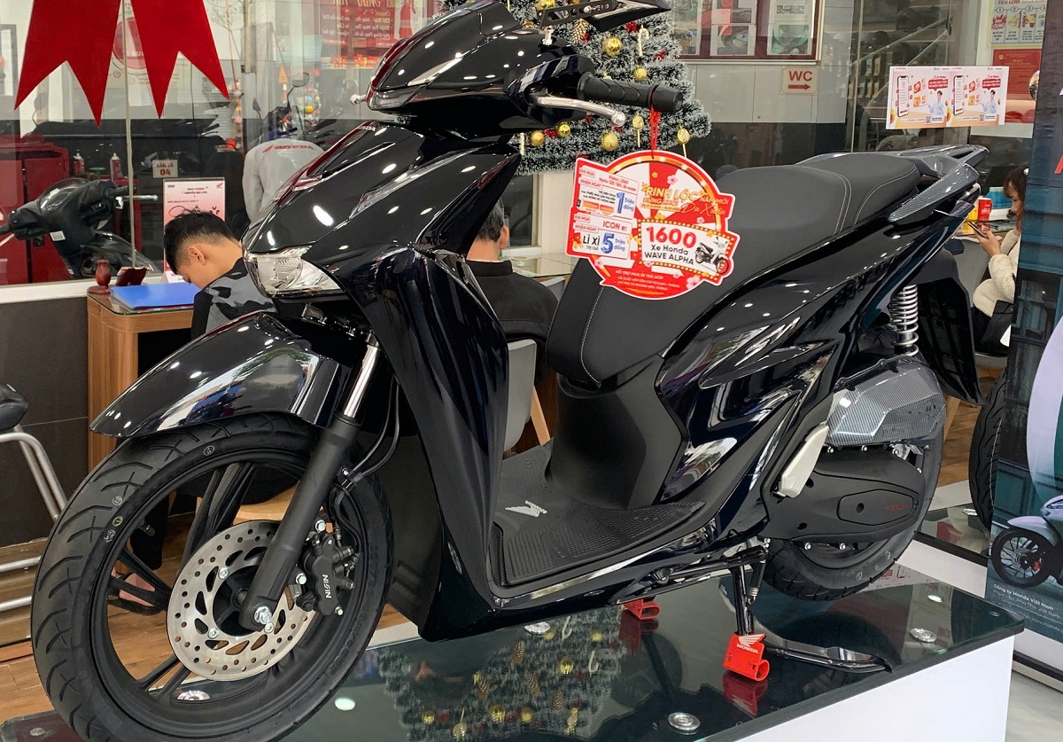 Bảng gi&aacute; xe Honda SH 2026 th&aacute;ng 4/2026 \'rơi tự do\': Kh&aacute;ch Việt đổ x&ocirc; săn SH 125 v&agrave; SH 160 v&igrave; qu&aacute; rẻ