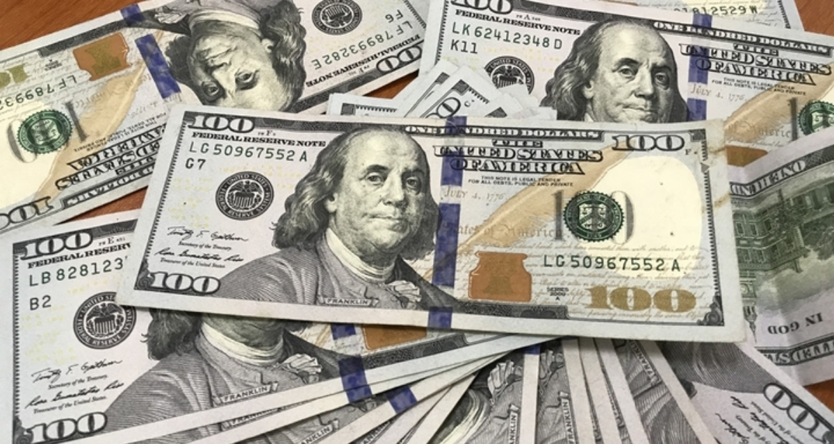 Tỷ gi&aacute; USD h&ocirc;m nay: Vietcombank, BIDV giữ ổn định khi USD to&agrave;n cầu hạ nhiệt