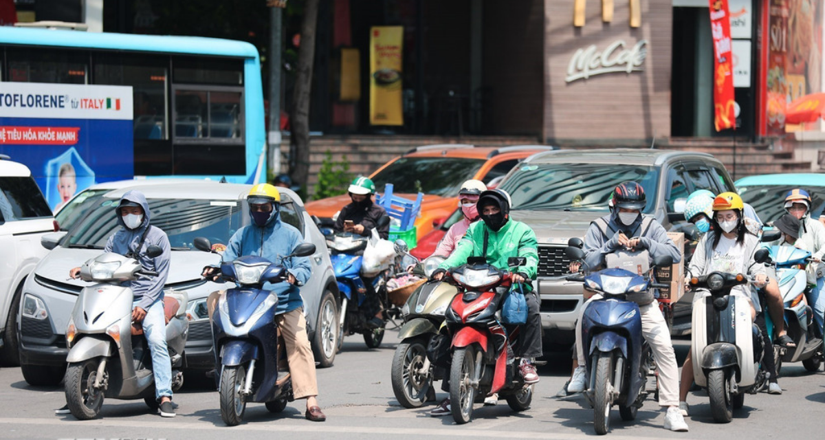 Nắng n&oacute;ng đến sớm bất thường: V&igrave; sao nhiều nơi vượt 40 độ C ngay đầu m&ugrave;a?