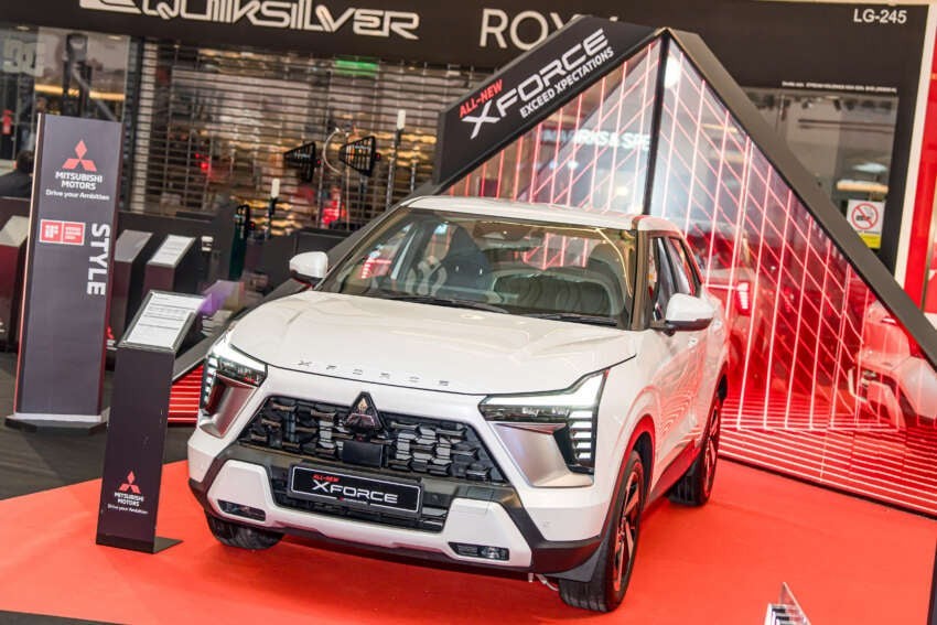 Tin hot xe 8/4: &lsquo;Đ&agrave;n em&rsquo; của Honda Winner R ra mắt với gi&aacute; mềm, thuộc ph&acirc;n kh&uacute;c tr&ecirc;n Yamaha Exciter ảnh 2