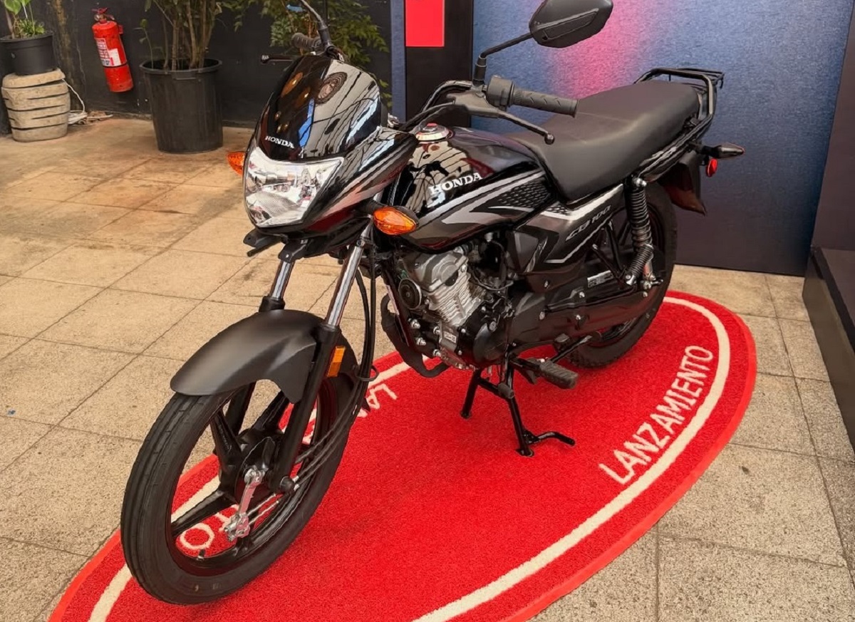 Honda ch&iacute;nh thức ra mắt &lsquo;huyền thoại c&ocirc;n tay&rsquo; 100cc mới gi&aacute; 32 triệu đồng: Ph&acirc;n kh&uacute;c rẻ hơn Winner R