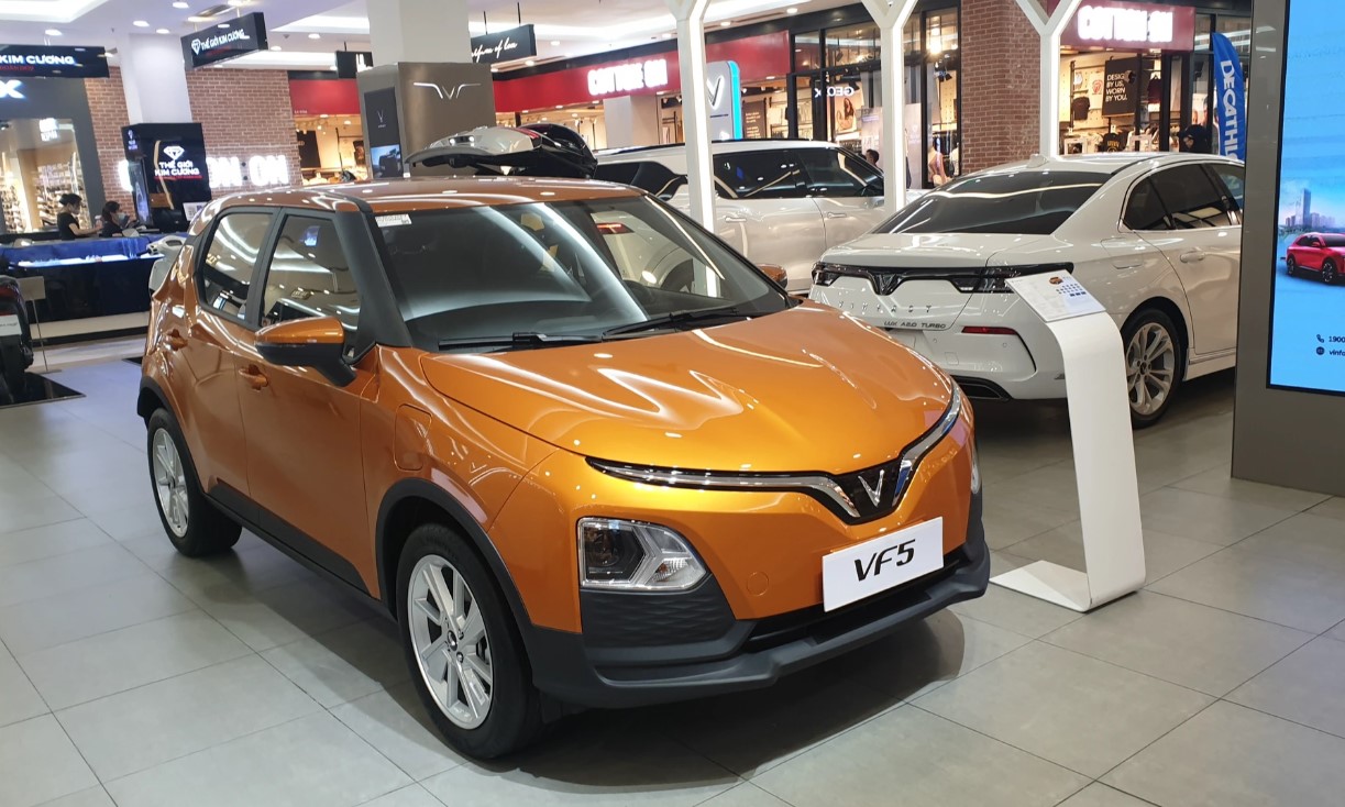 Gi&aacute; lăn b&aacute;nh VinFast VF 5 đầu th&aacute;ng 4/2026: Rẻ so với trang bị, l&agrave; &lsquo;cứu c&aacute;nh&rsquo; khi gi&aacute; xăng dầu cao