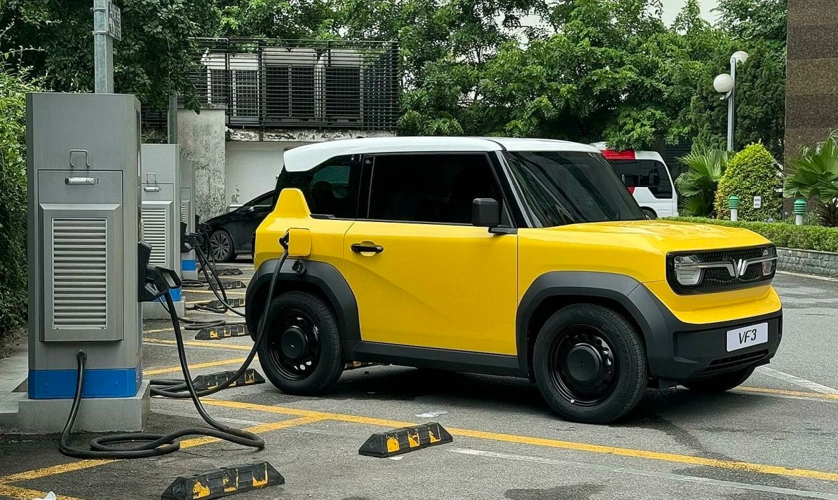 Gi&aacute; xăng dầu trong nước ng&agrave;y 9/4: Đi xe điện VinFast VF3 tiết kiệm được bao nhi&ecirc;u tiền?