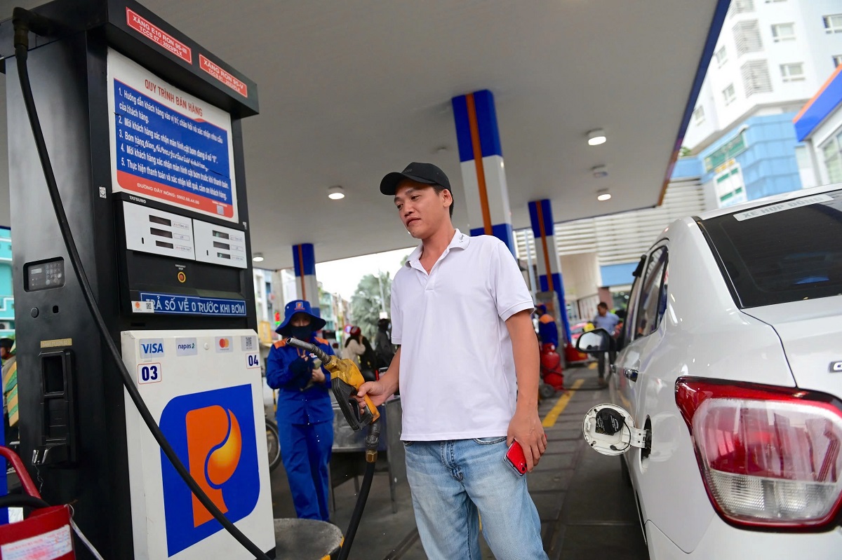 Gi&aacute; xăng dầu h&ocirc;m nay 9/4: Gi&aacute; dầu Diesel vẫn \'căng đ&eacute;t\', đ&acirc;y l&agrave; số tiền đổ đầy b&igrave;nh loạt &ocirc; t&ocirc; m&aacute;y dầu tại Việt Nam