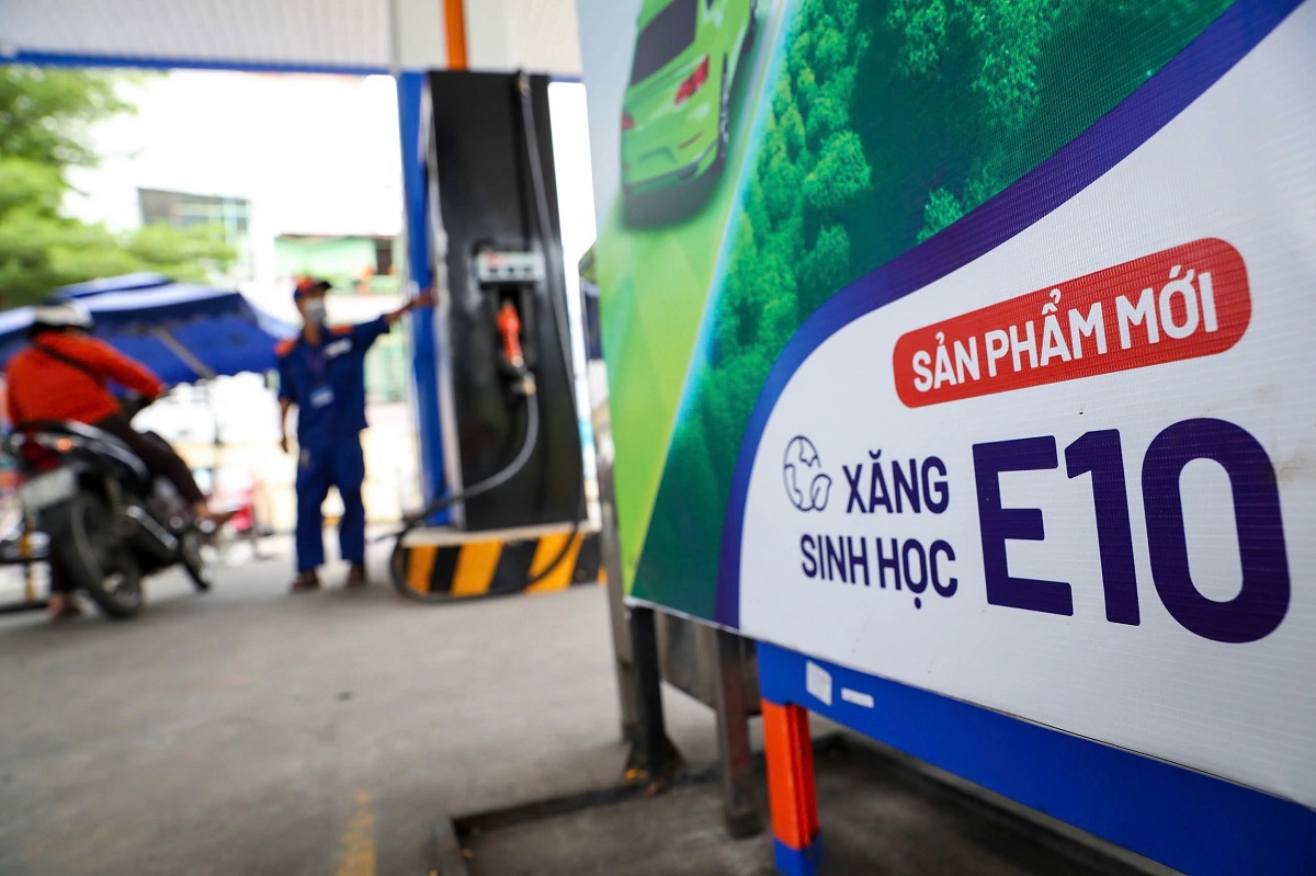 Tin &lsquo;n&oacute;ng&rsquo; gi&aacute; xăng dầu chiều 9/4: Sắp &lsquo;khai tử&rsquo; xăng RON95? Đề xuất chỉ b&aacute;n xăng E10 từ 30/4/2026