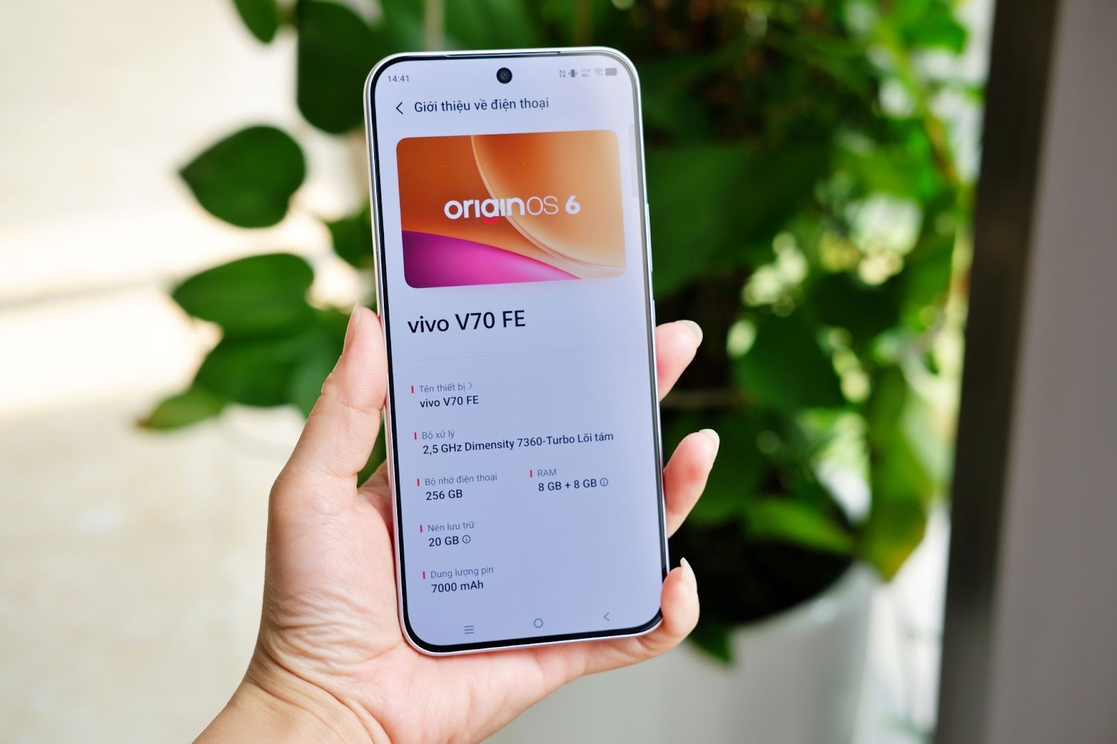 Đ&aacute;nh gi&aacute; vivo V70 FE 5G: Ngoại h&igrave;nh đẹp th&ocirc;i chưa đủ, camera 200MP kh&ocirc;ng c&oacute; điểm ch&ecirc;
