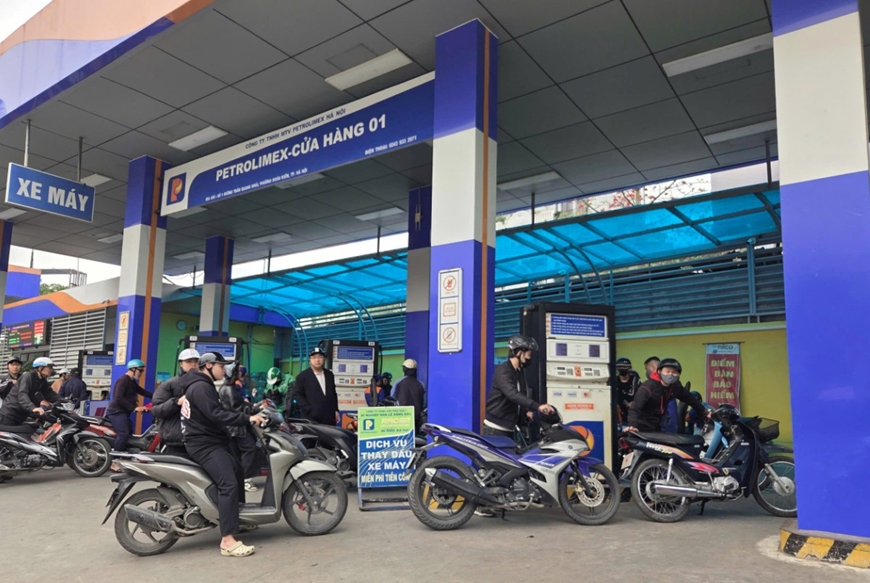 Gi&aacute; xăng dầu chiều ng&agrave;y 10/4/2026: Kh&aacute;ch Việt đi xe số n&agrave;o tiết kiệm nhất? Đổ đầy b&igrave;nh hết bao tiền?