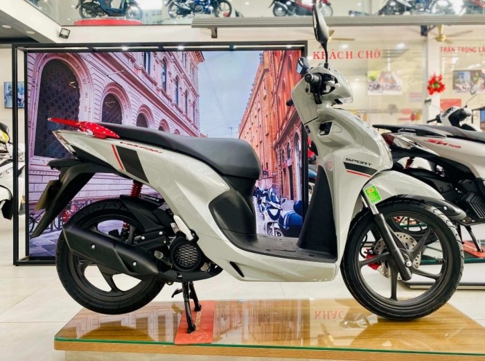 Tin 'hot' ng&agrave;y 11/4: Gi&aacute; xăng dầu cập nhật mới nhất, Honda Vision xếp sau 2 mẫu xe ga về tiết kiệm ảnh 1