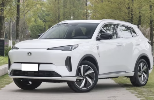 Điểm tin &ocirc; t&ocirc; 11/4: SUV điện c&ugrave;ng cỡ với Xforce gi&aacute; 346 triệu đồng ra mắt, Kia K5 bản mới lộ diện 