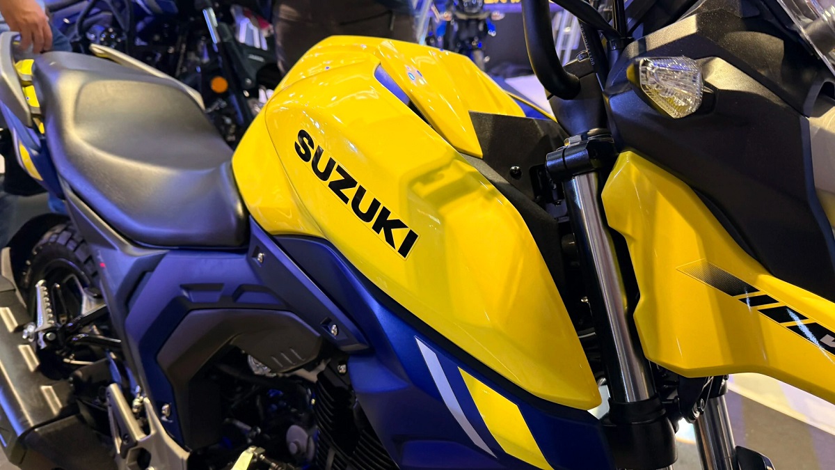 Tin xăng dầu 12/4: RON 95 hơn 23.000 đồng, Suzuki vẫn tung &lsquo;vua c&ocirc;n tay&rsquo; 160cc mới gi&aacute; 56 triệu đồng