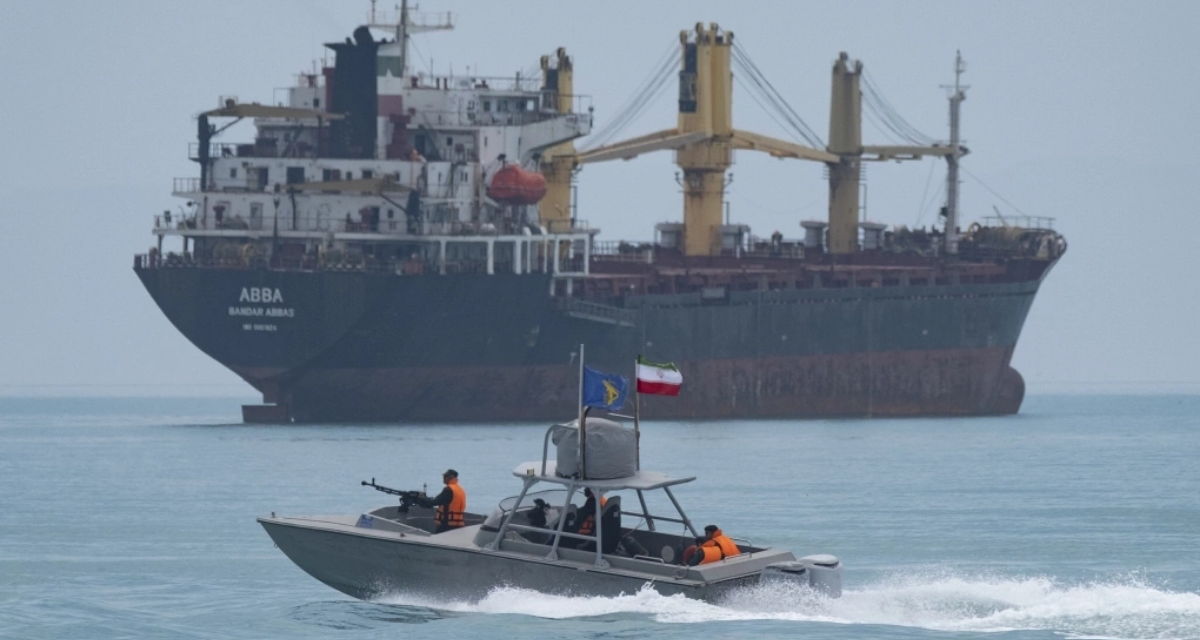 Iran ph&aacute;t cảnh b&aacute;o cứng rắn: Sai lầm tại Hormuz c&oacute; thể dẫn tới &lsquo;v&ograve;ng xo&aacute;y chết ch&oacute;c&rsquo;