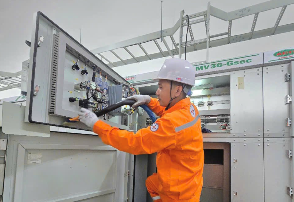 Gi&aacute; điện c&oacute; thể giảm nhờ đổi khung giờ cao điểm: Bộ C&ocirc;ng Thương v&agrave; EVN đang t&iacute;nh to&aacute;n g&igrave;?