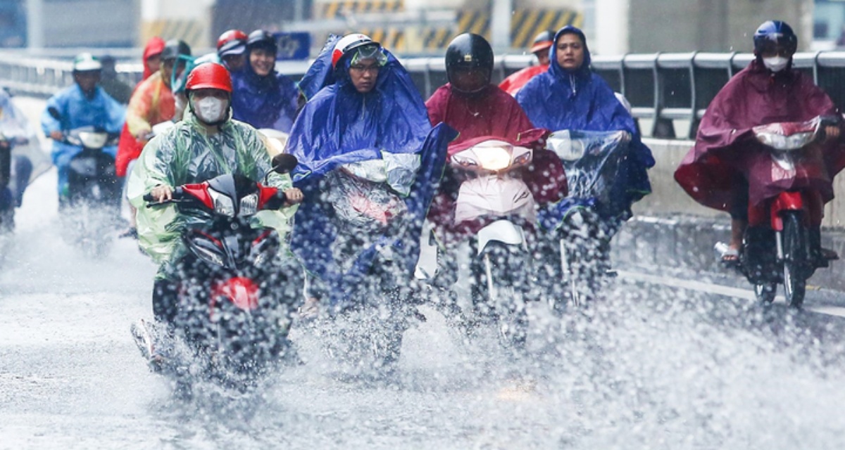 Dự b&aacute;o thời tiết mới nhất: Thời điểm mưa d&ocirc;ng xuất hiện tr&ecirc;n diện rộng, cảnh b&aacute;o lốc s&eacute;t tại nhiều khu vực