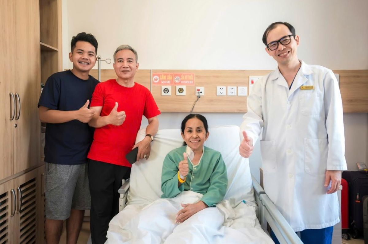 Vượt ngh&igrave;n km sang Việt Nam mổ n&atilde;o, người phụ nữ Campuchia tho&aacute;t cơn đau dai dẳng