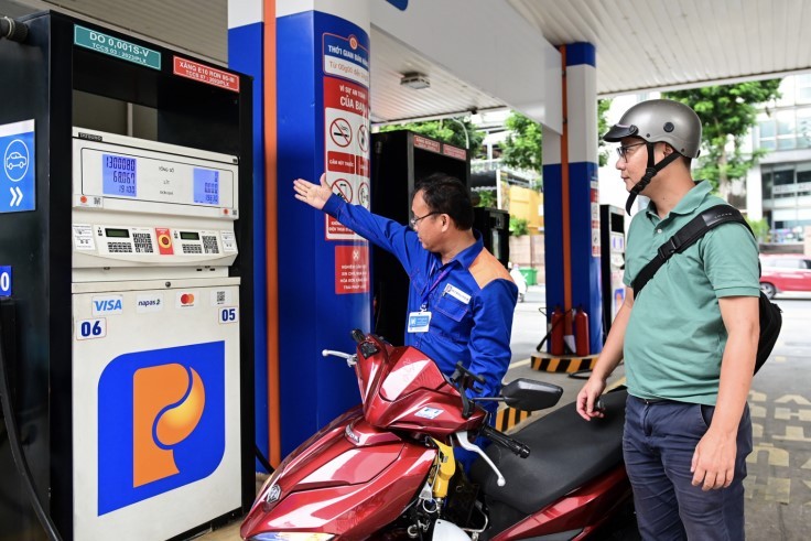 Gi&aacute; xăng dầu cập nhật chiều nay 15/4: Ron 95 &lsquo;rẻ b&egrave;o&rsquo;, Honda Air Blade mới ch&iacute;nh thức về đại l&yacute; Việt ảnh 1