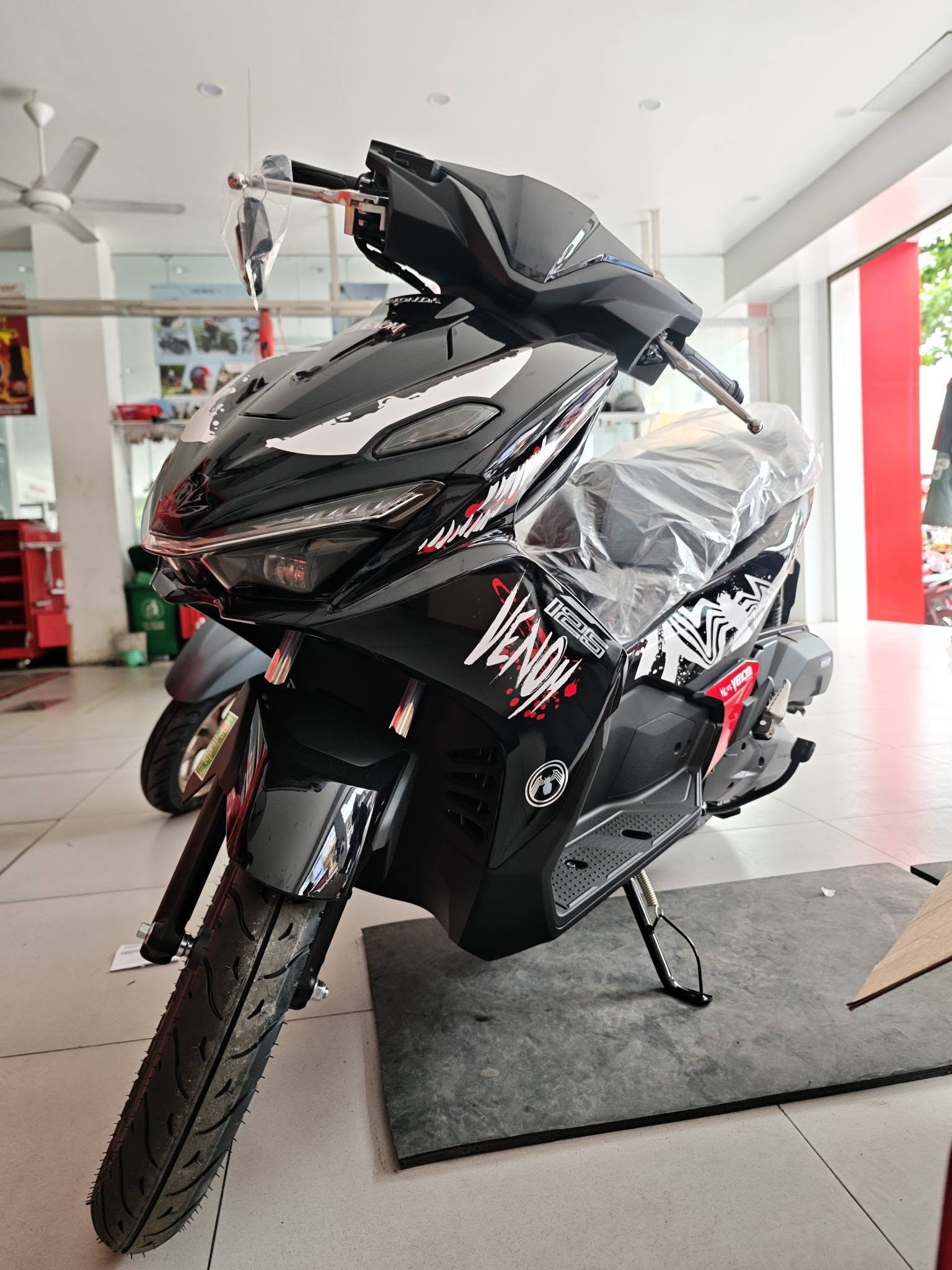 Gi&aacute; xăng dầu cập nhật chiều nay 15/4: Ron 95 &lsquo;rẻ b&egrave;o&rsquo;, Honda Air Blade mới ch&iacute;nh thức về đại l&yacute; Việt ảnh 4