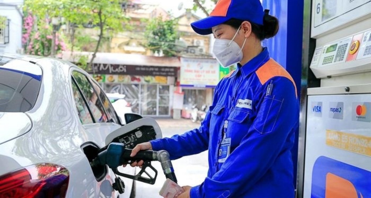 Gi&aacute; xăng dầu h&ocirc;m nay 16/4 mới nhất: RON95, E5RON92 điều chỉnh gi&aacute; mới, chủ động t&iacute;nh to&aacute;n gi&aacute; theo thời điểm miễn thuế