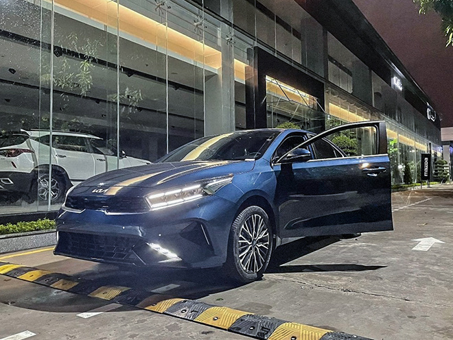 Gi&aacute; xăng dầu chiều 16/4: Dầu diesel, Ron 92 v&agrave; Ron 95 đều rẻ, gi&aacute; lăn b&aacute;nh Kia K3 giảm &aacute;t v&iacute;a Mazda3