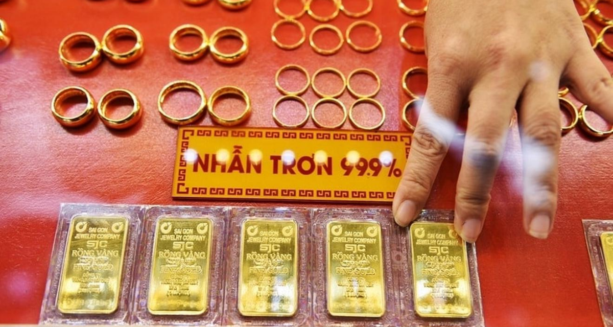 Gi&aacute; v&agrave;ng trước bước ngoặt lớn sau khi vượt mốc 4.800 USD: Chuy&ecirc;n gia cảnh b&aacute;o điều g&igrave;?