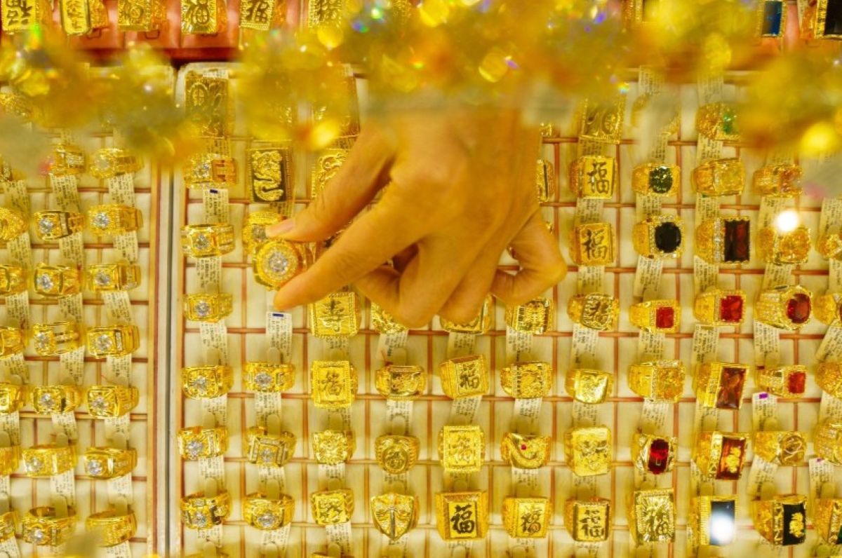 Gi&aacute; v&agrave;ng h&ocirc;m nay tối 17/4: Gi&aacute; v&agrave;ng miếng SJC v&agrave;ng nhẫn \'nhảy m&uacute;a\' thất thường, ch&ecirc;nh lệch mua - b&aacute;n nới rộng