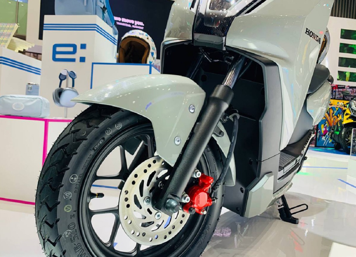 Điểm tin xăng dầu tối 17/4: RON 92 v&agrave; RON 95 rẻ kỷ lục, Honda tung ngay xe m&aacute;y mới kh&ocirc;ng cần đổ xăng