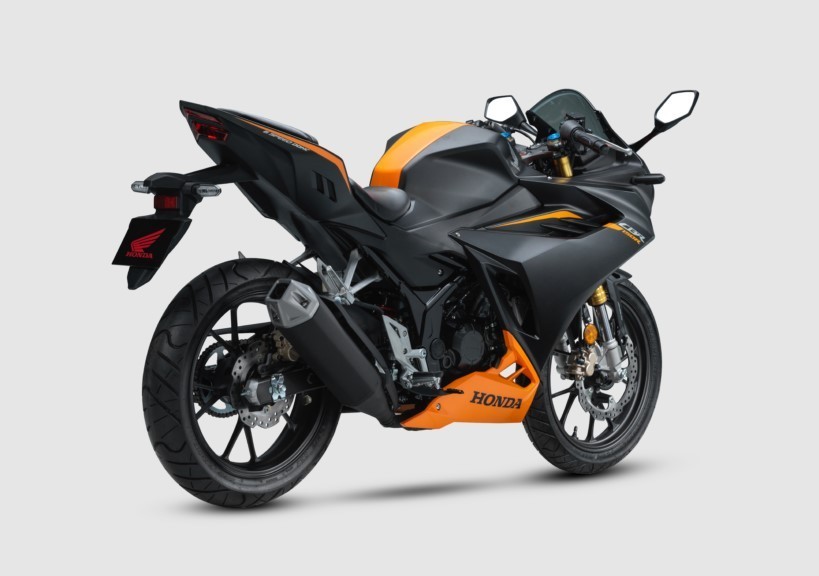 Tin xe trưa 17/4: &lsquo;Vua c&ocirc;n tay&rsquo; 150cc mới tinh ra mắt gi&aacute; 28 triệu đồng, ph&acirc;n kh&uacute;c tiệm cận Exciter ảnh 3