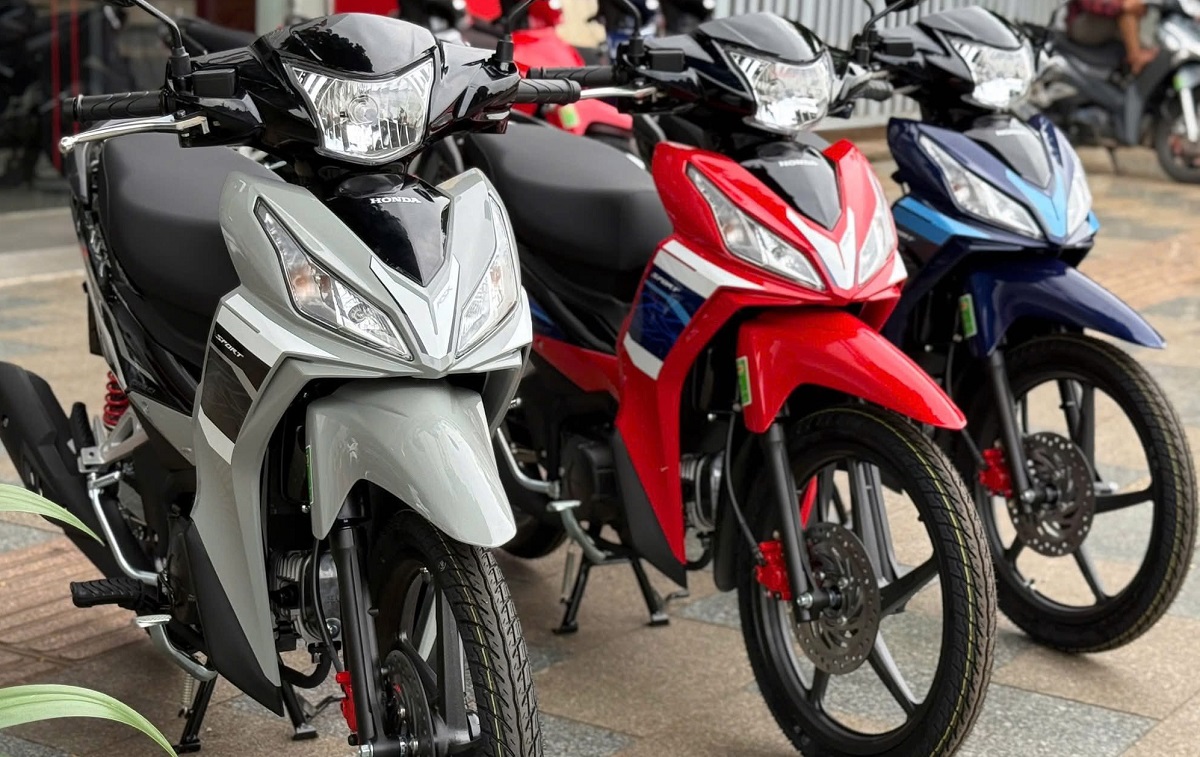 Tin n&oacute;ng xăng dầu 19/4: Gi&aacute; xăng RON 92 v&agrave; RON 95 &lsquo;chạm đ&aacute;y&rsquo;, Honda Wave RSX FI lập tức giảm sập s&agrave;n