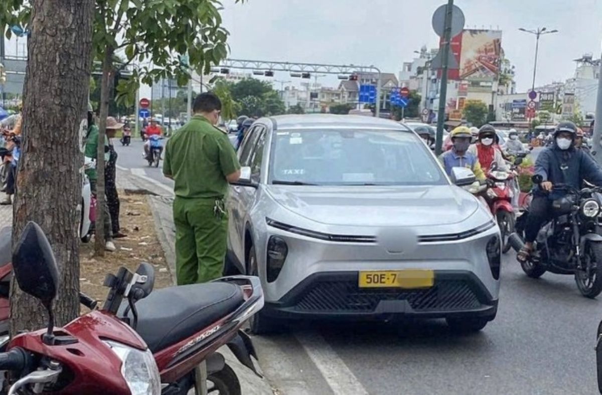 Nguy&ecirc;n nh&acirc;n khiến t&agrave;i xế taxi bất ngờ tử vong sau cuộc gọi điện cho người th&acirc;n tại đại lộ TP.HCM