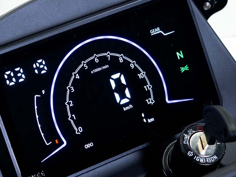 &lsquo;Vua c&ocirc;n tay&rsquo; 175cc mới ph&acirc;n kh&uacute;c kh&aacute;c Yamaha Exciter ch&iacute;nh thức ra mắt: Thiết kế cực chất, gi&aacute; mềm ảnh 4