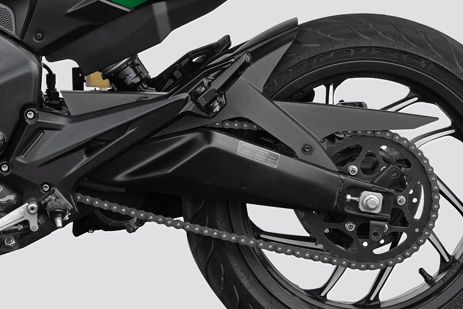 Ch&iacute;nh thức ra mắt &lsquo;vua c&ocirc;n tay\' mới ph&acirc;n kh&uacute;c tr&ecirc;n Yamaha Exciter, c&oacute; ABS 2 k&ecirc;nh, gi&aacute; 49 triệu đồng